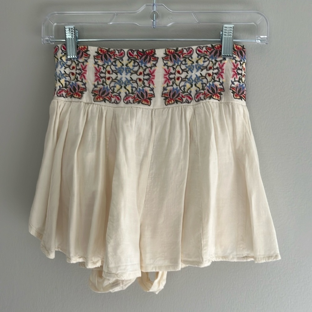 Aqua OffWhite embroidered Skort Lined Poly Blend Womens XS